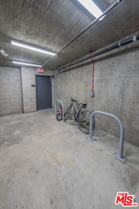 Building Photo - 124 W Colorado St