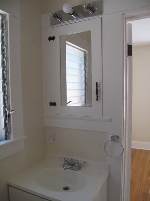 Bathroom - 1084 Sinaloa Ave