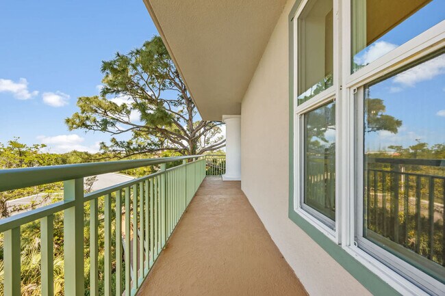 Building Photo - 605 Kemp St