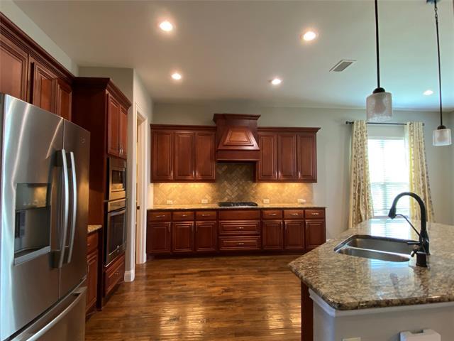 Building Photo - 2425 Lynbridge Dr
