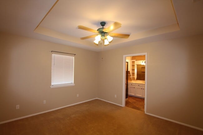 Building Photo - 1013 Blue Quail Dr