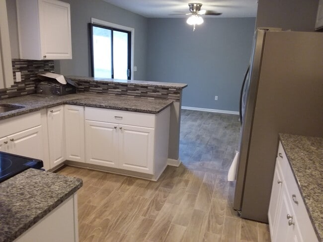 Building Photo - 577 Huckleberry Ln