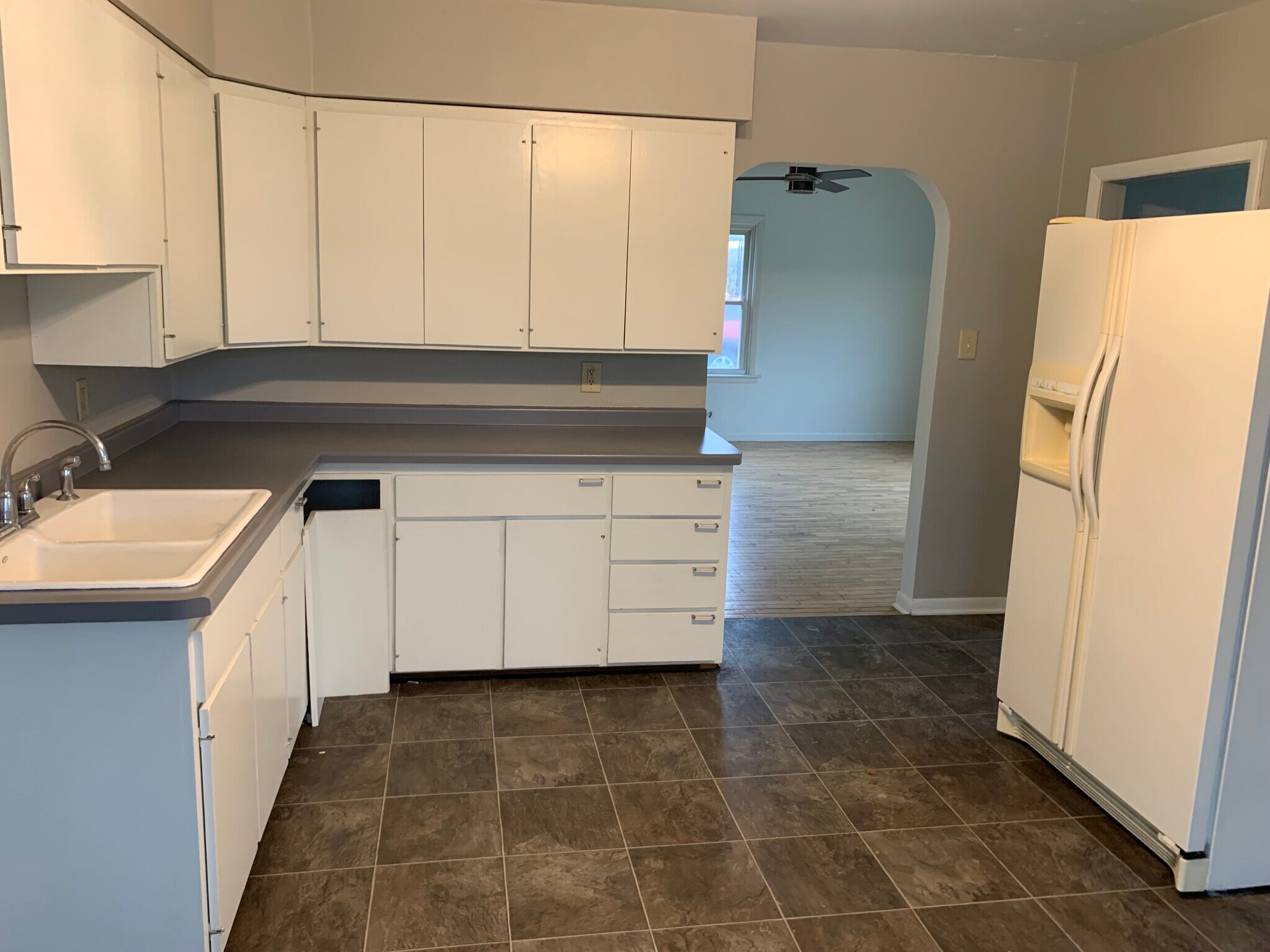 Building Photo - 413 Kekoskee St