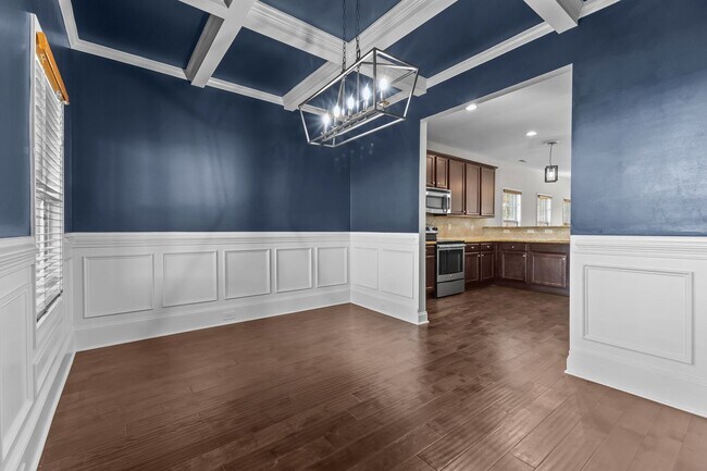 Building Photo - **SHOWINGS UNAVAILABLE UNTIL AUGUST 15th!!!**