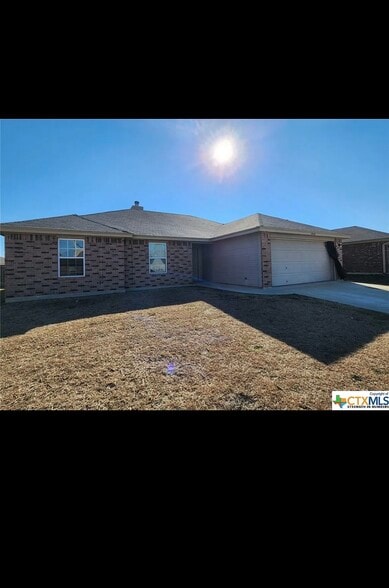 Primary Photo - 3802 Clementine Dr