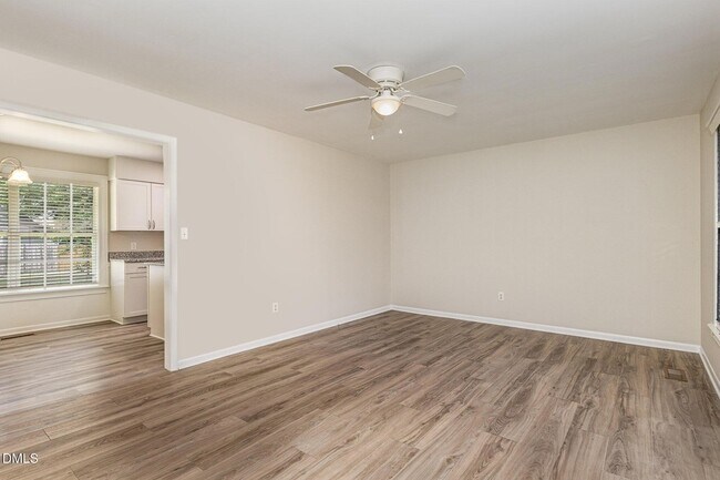 Building Photo - 806 Primrose St