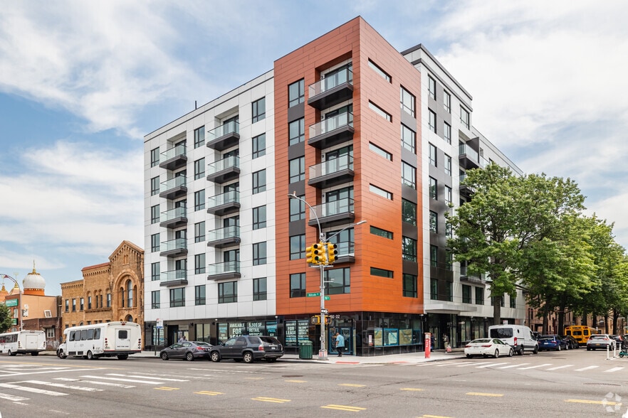 Primary Photo - 15002 Hillside Ave
