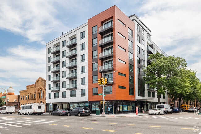 Building Photo - 15002 Hillside Ave
