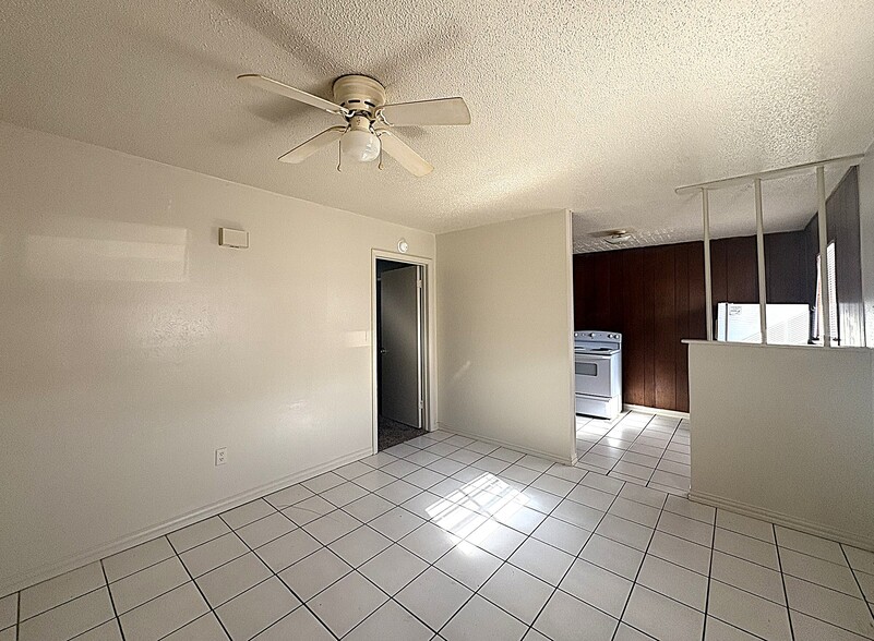 Building Photo - 602 Sunset Ln