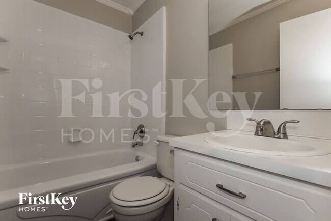 Building Photo - 10018 Mountain Apple Dr