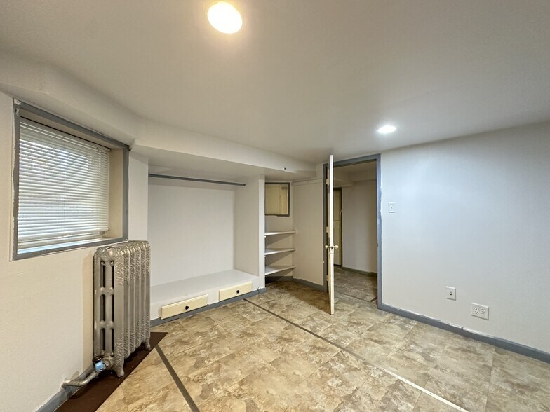Building Photo - 4948 N Albany Ave