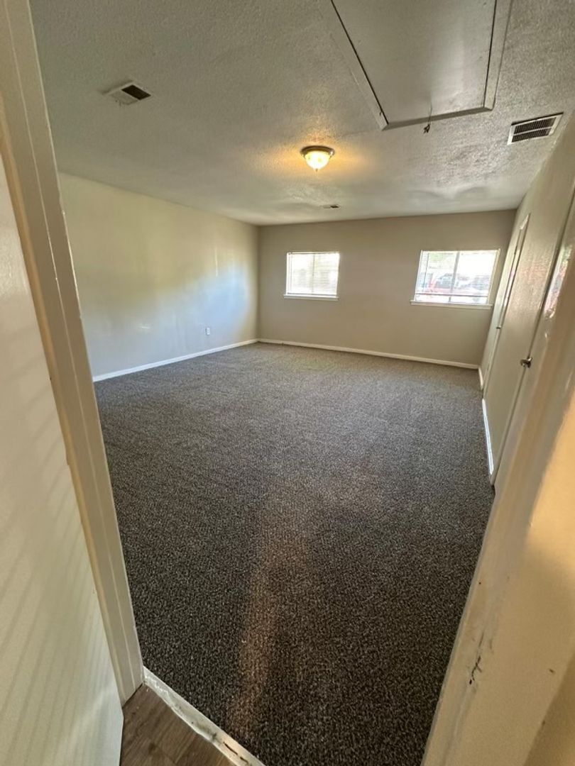 Building Photo - 6840 Margaret Dr