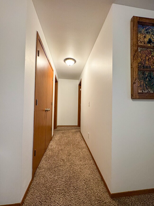 Building Photo - 16522 Mimosa Ct SE