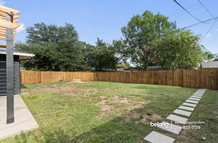 Building Photo - 819 Wateka Way