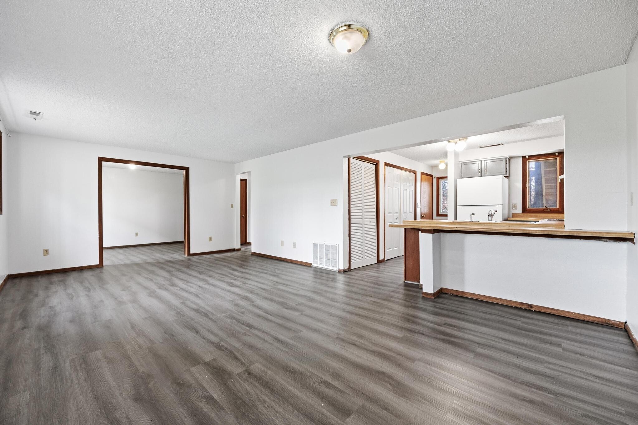 Building Photo - 740 Westwinds Dr