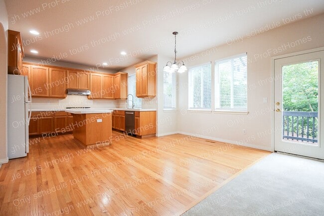 Building Photo - 16107 SE Bybee Ct