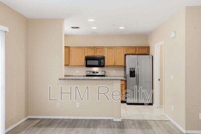 Building Photo - 15818 N 25th St