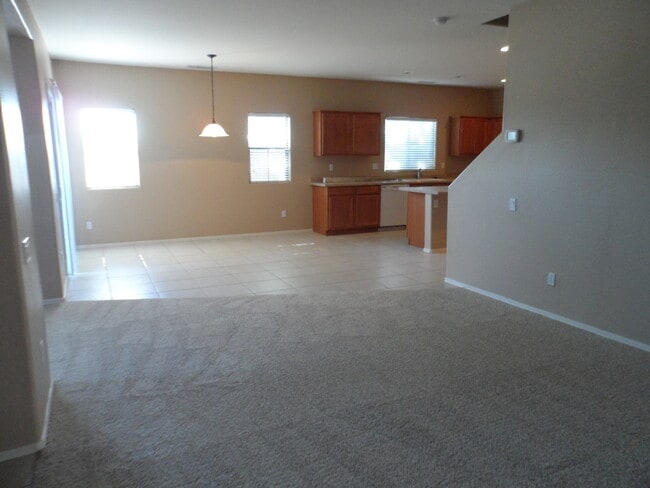 Building Photo - Beautiful 3bd/2ba Home in Gated Community