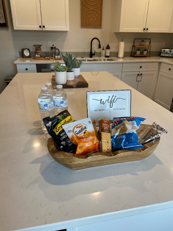 Building Photo - 200 Hickory St