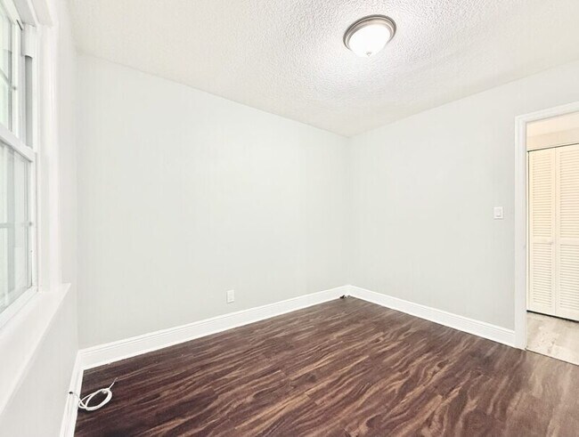 Building Photo - 5506 Staley Dr