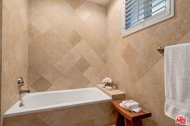 Building Photo - 16123 W Sunset Blvd