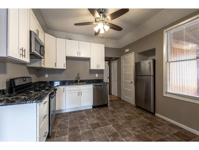 Building Photo - All Living Facilities on One Level. 3/1 Single Family Home.