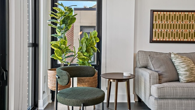 Building Photo - 1926 6th St NW