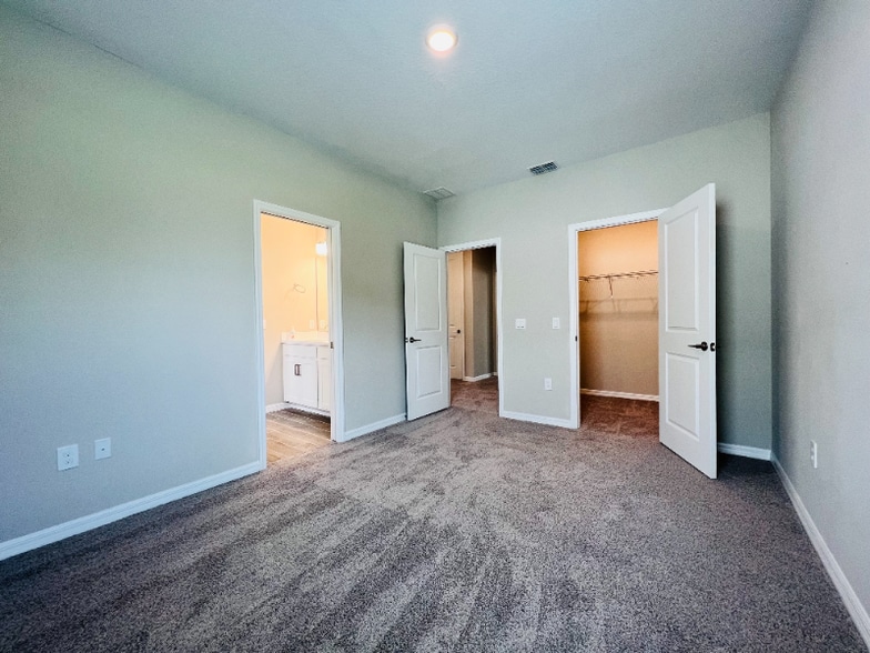 Building Photo - 3902 Rose Mallow Dr