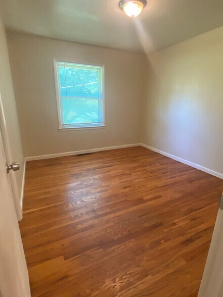 Building Photo - 6103 Fairlane Dr