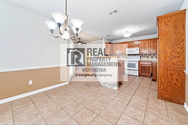 Building Photo - 308 Pin Oak Ln