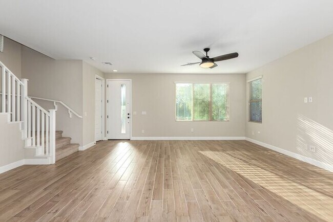 Building Photo - Rare end lot!