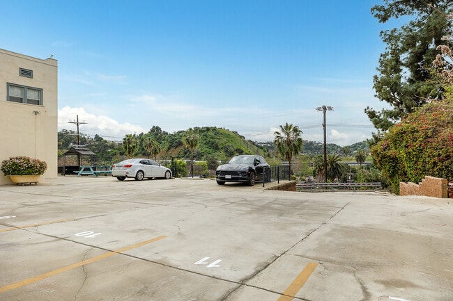 Parking - 123 S Ave 63