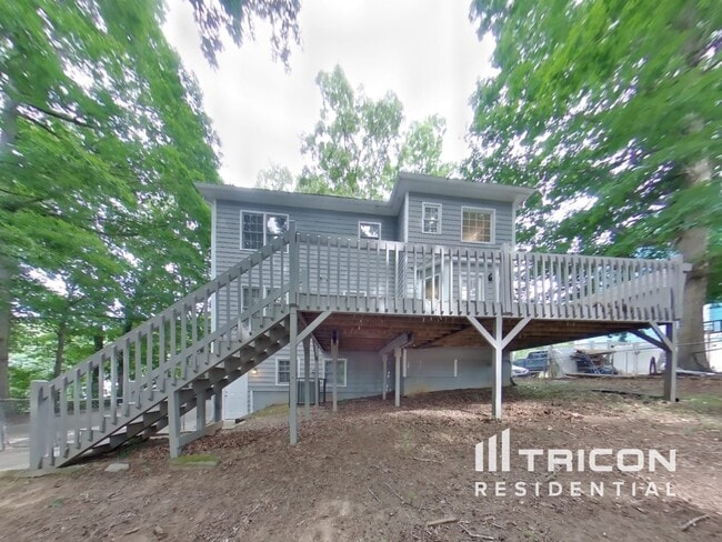 Building Photo - 47 Oak Ln