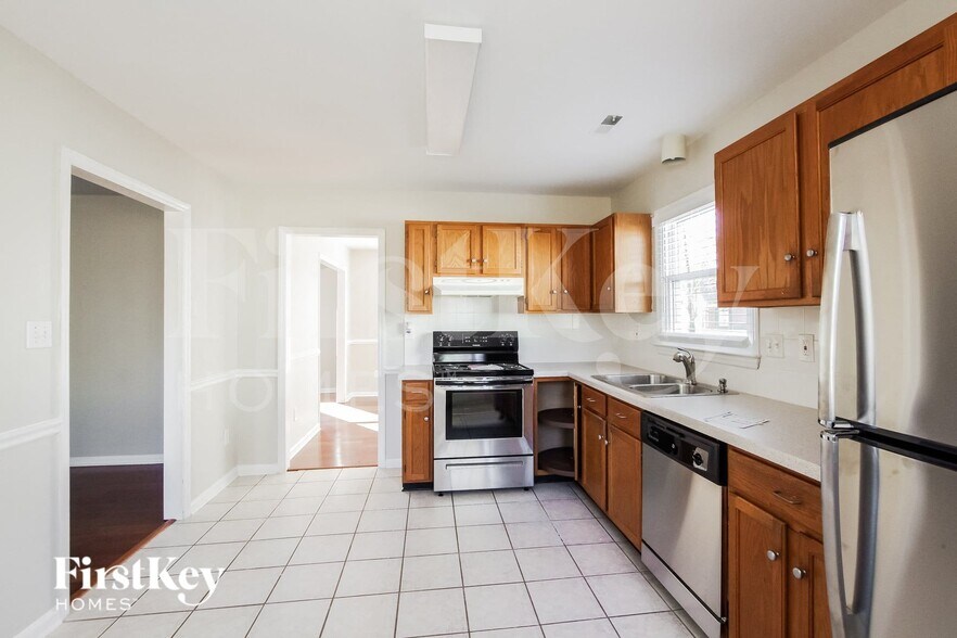 Building Photo - 11701 Charnwood Ct