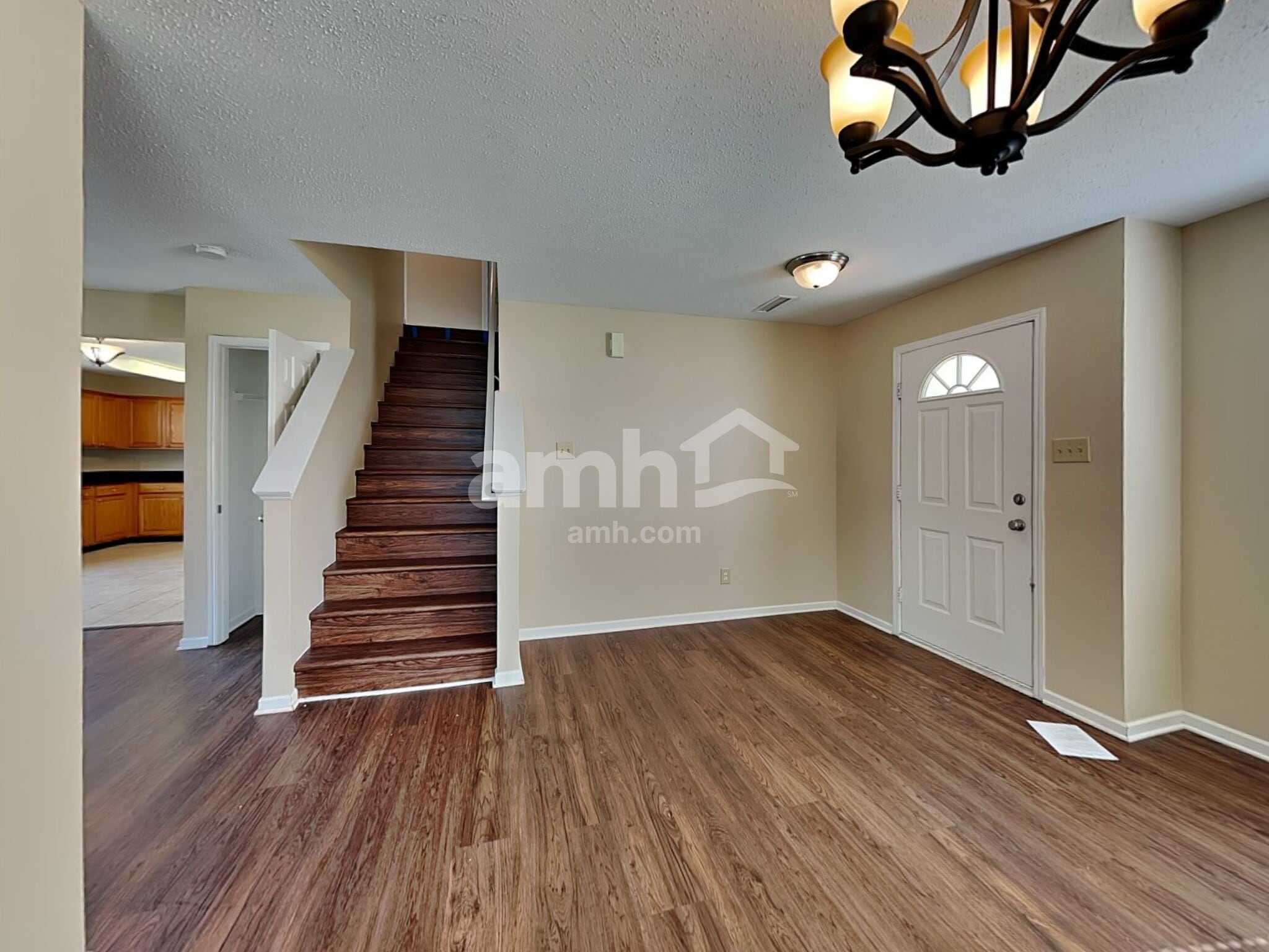 Building Photo - 870 Streamside Dr