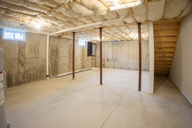 Building Photo - 154 Grove Ave