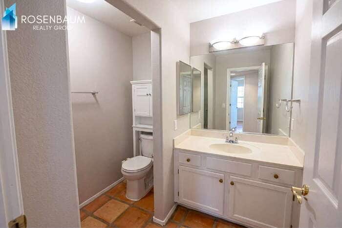 Building Photo - 13832 N Cambria Dr