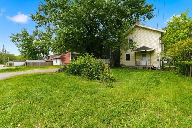 Building Photo - 3 BR - Classic Charm Meets Modern Living
