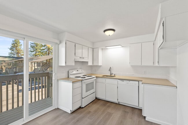 Building Photo - Greenwood Apartments