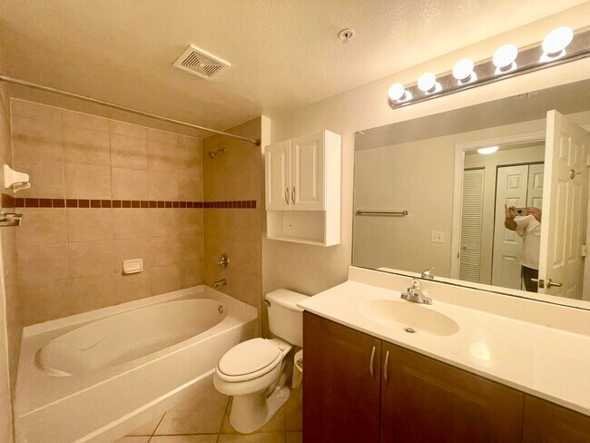 Building Photo - 6533 Emerald Dunes Dr