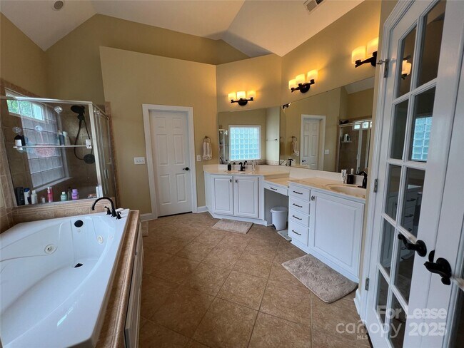 Building Photo - 1212 Toteros Dr