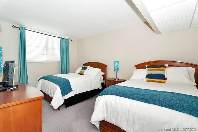 Building Photo - 3801 S Ocean Dr