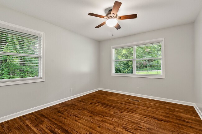 Building Photo - 3 Hickory Ln