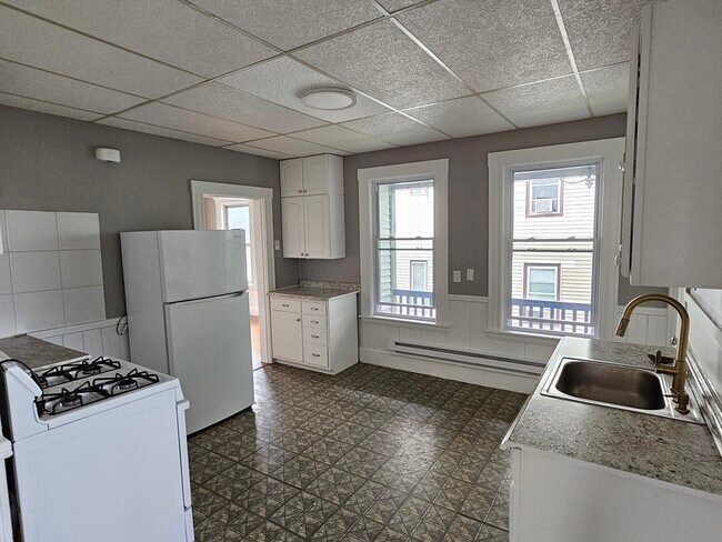 Building Photo - 117 Merrifield St