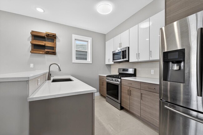 Building Photo - 1432 46th St