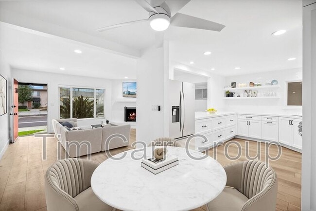 Building Photo - 526 Irvine Ave