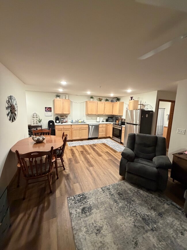 Building Photo - Greenfield Estates