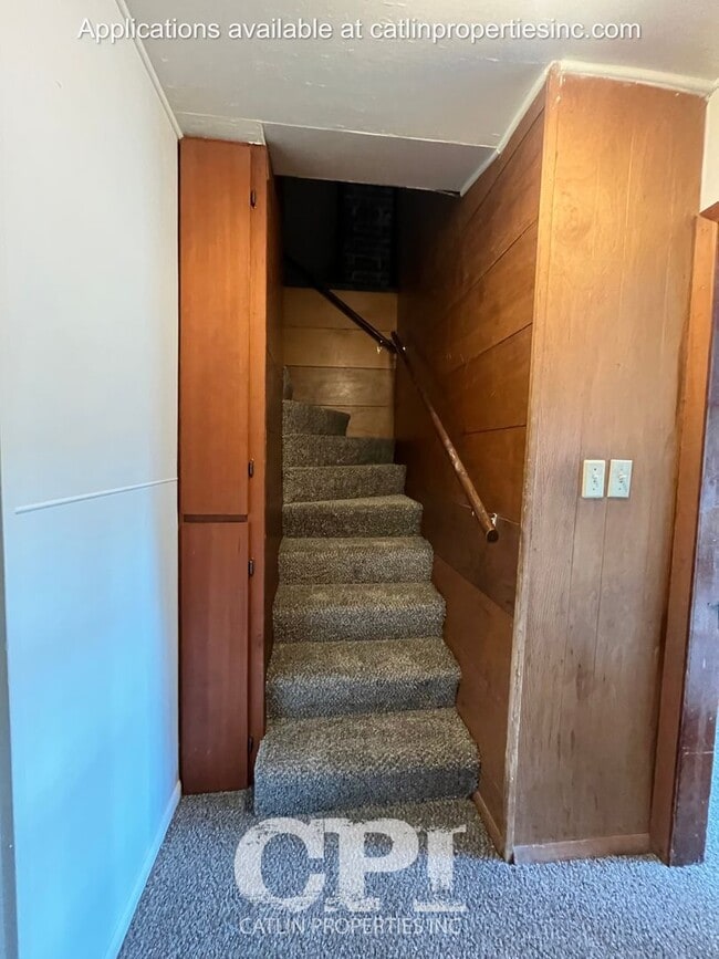 Building Photo - MOVE IN SPECIAL -  1/2 FIRST MONTHS RENT!!