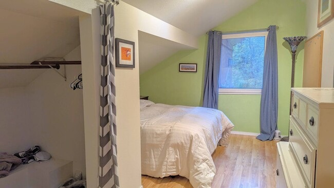 Building Photo - 1412 Springwater Dr