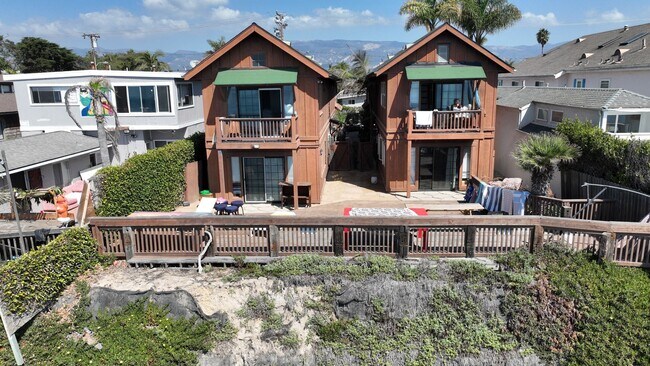 Building Photo - 6583 Del Playa Dr